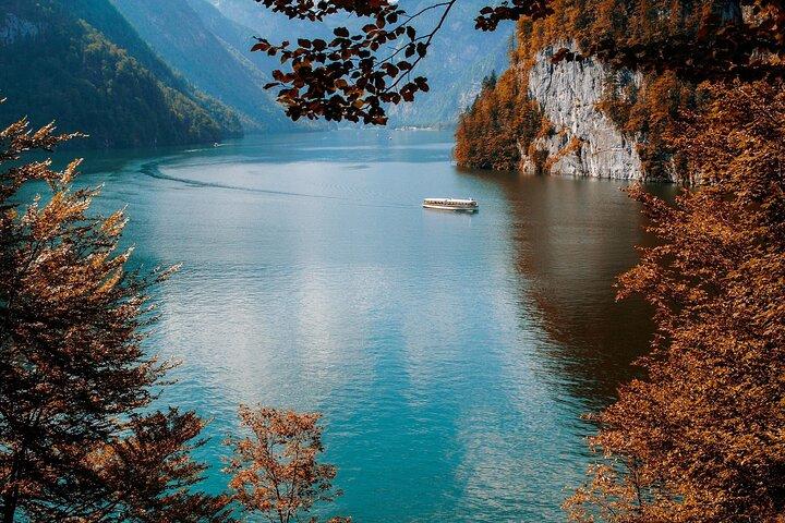 Excursão privada de Salzburgo ao lago Königsee em transporte público