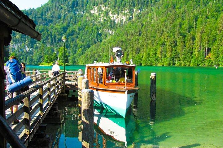 Excursão privada de Salzburgo ao lago Königsee em transporte público