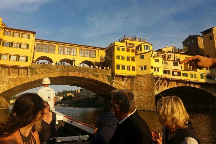Florence River Cruise op een traditionele Barchetto