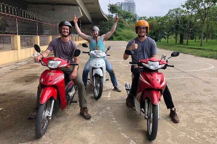 Motorradunterricht in Hanoi