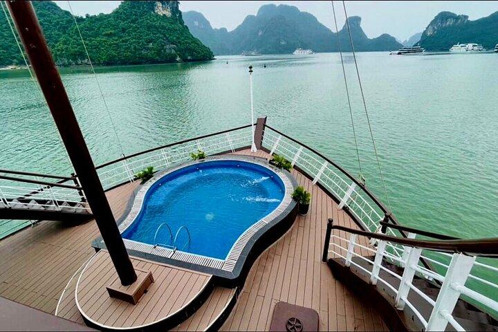 2 Days Halong Bay and Lan Ha Bay Rosa Cruise from Hanoi