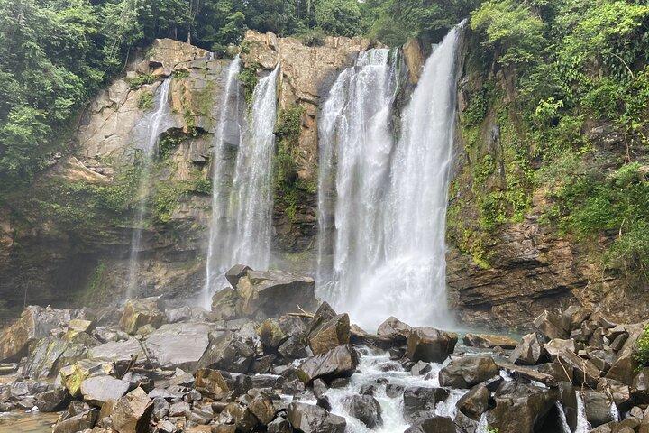 Excursion d'une journée complète à l'Hacienda Baru et aux cascades de Nauyaca