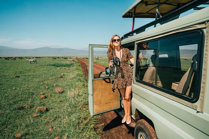 Excursión de safari privado de 4 días a Serengeti y Ngorongoro