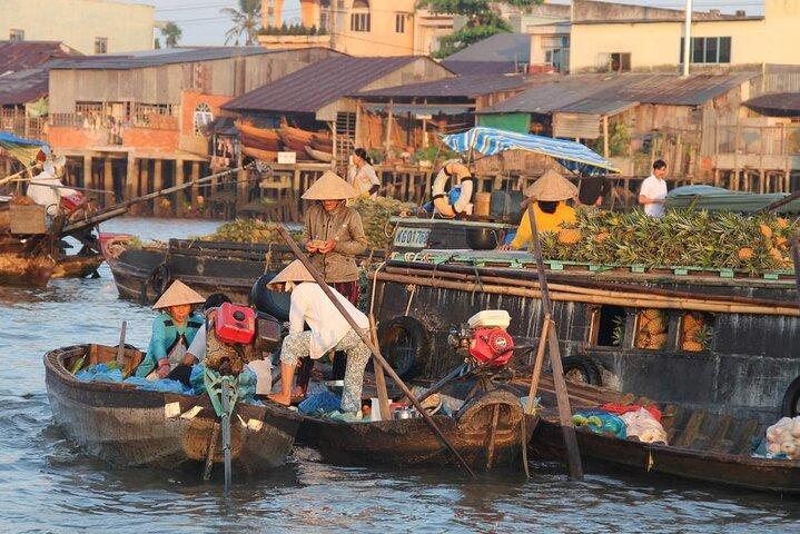 Gita di un'intera giornata al villaggio di Cai Be e giro in barca sul delta del Mekong