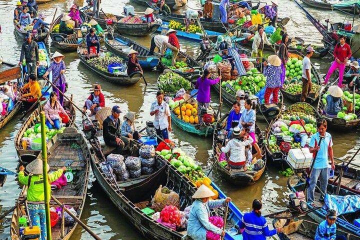 Gita di un'intera giornata al villaggio di Cai Be e giro in barca sul delta del Mekong