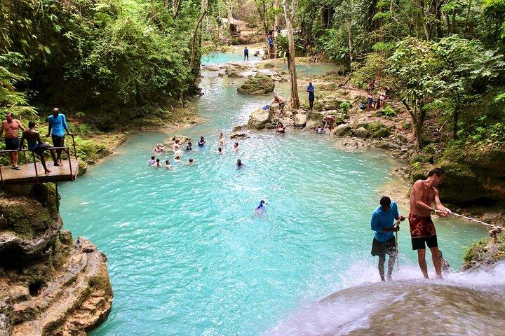 Tour por Blue Hole y Dunn's River (entrada no incluida)