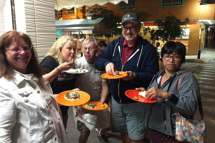 マサトランのタコス、ビール、メスカル料理ツアー