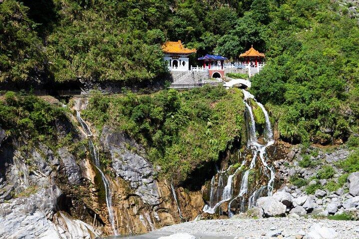 Taroko Gorge & Qingshui Cliffs & Qixingtan groepstour vanuit Hualien