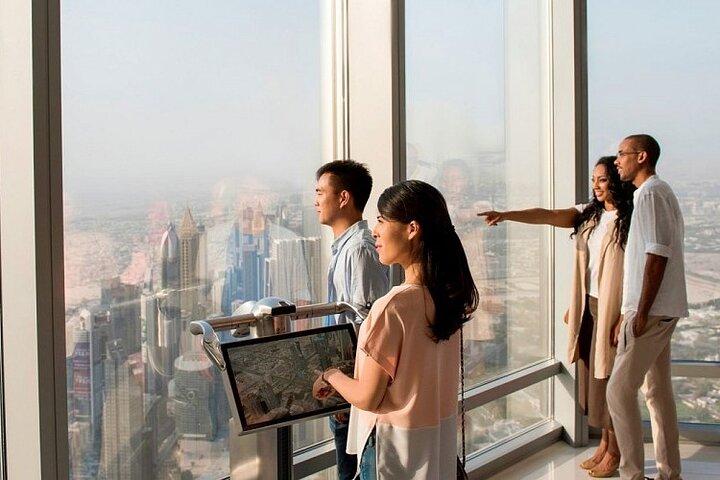Dubai Burj Khalifa no topo dos bilhetes do 124o - 125o andar