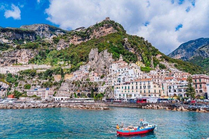 ローマから高速鉄道で行くアマルフィ海岸と絶景日帰り旅行