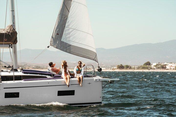 Croisière guidée privée de 7 heures en voilier et yacht en Algarve