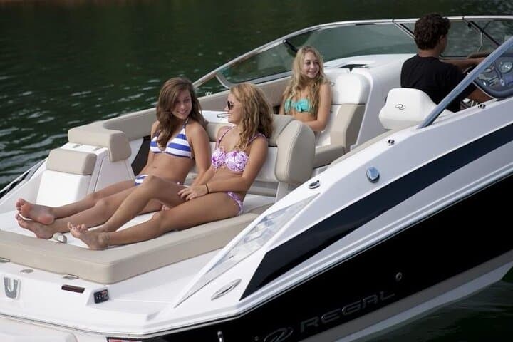 Private 4-Hour Lake Como Boat Tour: Villas, Bellagio & Prosecco
