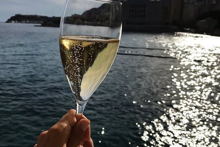 Private 4-Hour Lake Como Boat Tour: Villas, Bellagio & Prosecco