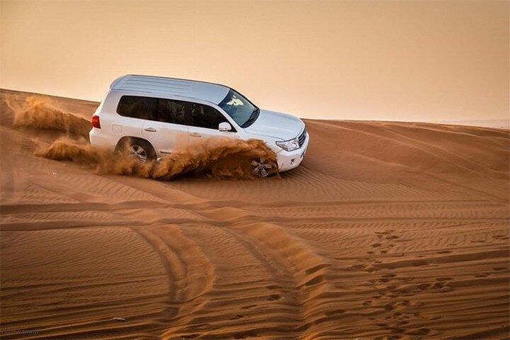 Sunset Desert Safari Dubai med kamelritt och sandboarding