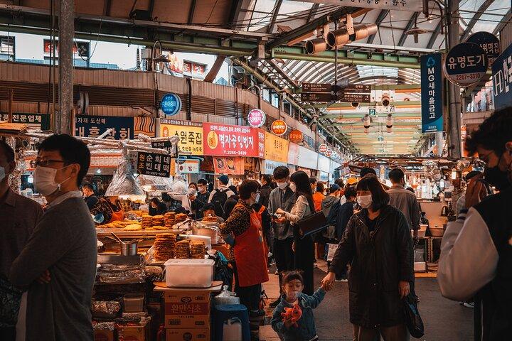 Velsmagende rejse gennem smag og traditioner i Seoul (halvdag)