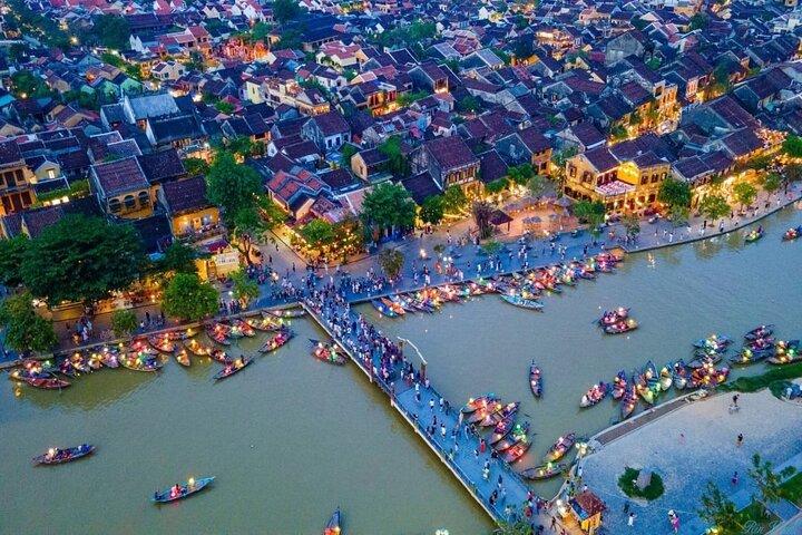 HoiAn Ancient Town Night Market Street food tour di notte