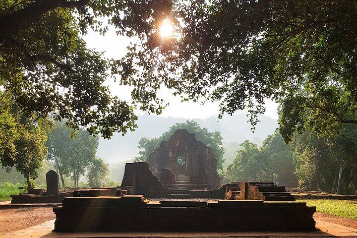 Early Morning My Son Sanctuary Trip w. Champa Essen & Trinken
