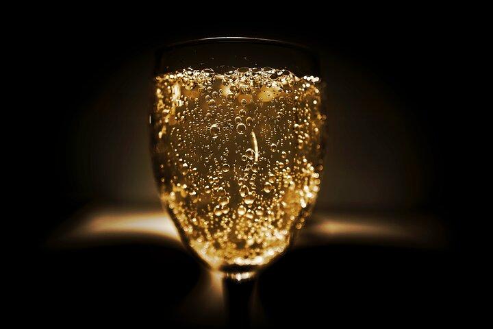 3 Italiaanse mousserende wijnen en hoe je ze van elkaar kunt onderscheiden: Prosecco, Franciacorta...