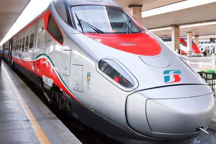 Rome to Pompeii Guided Tour with Wine & Lunch by High Speed Train