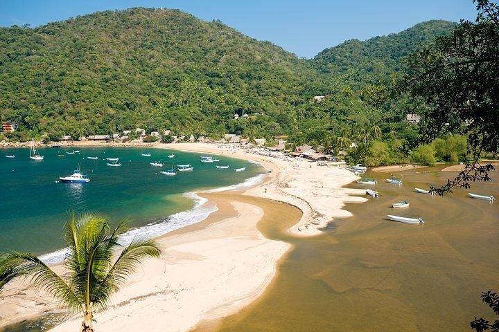 Tour in catamarano della spiaggia di Yelapa con snorkeling, pranzo e open bar