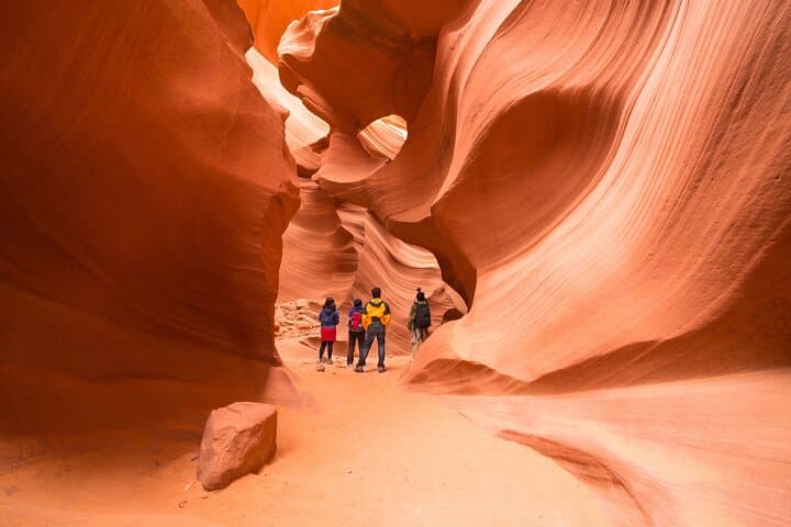Antelope Canyon and Horseshoe Bend Day Trip from Las Vegas