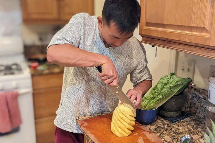 Thai Home Cooking Class com jovens em Nonthaburi, perto de Banguecoque