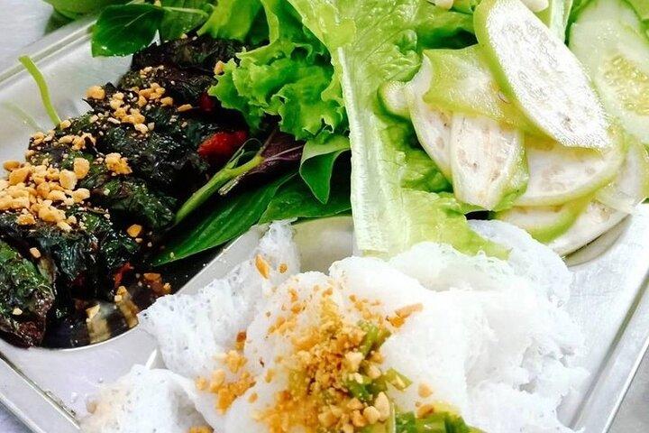 Excursão gastronômica noturna a pé em Saigon