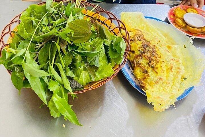 Excursão gastronômica noturna a pé em Saigon
