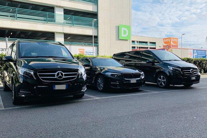 Amsterdam Airport(AMS) to Rotterdam - Round-Trip Private Transfer