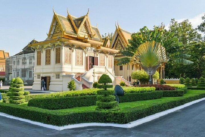 2 Day-Phnom Penh af Private Tours