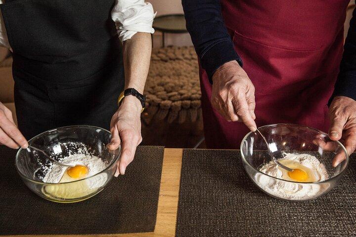 3時間の料理教室：ヴェネツィアの自家製パスタとティラミス