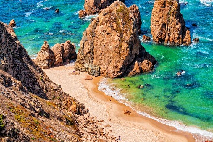 Private Paradise Beaches and Famous Beach Bars Tour in Lisbon