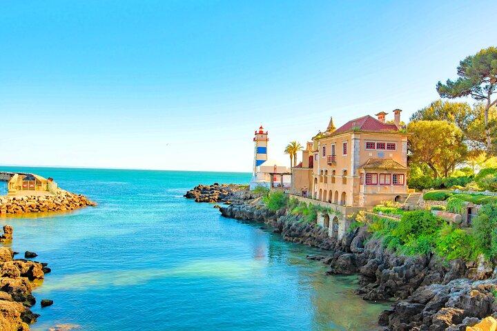 Private Paradise Beaches and Famous Beach Bars Tour in Lisbon