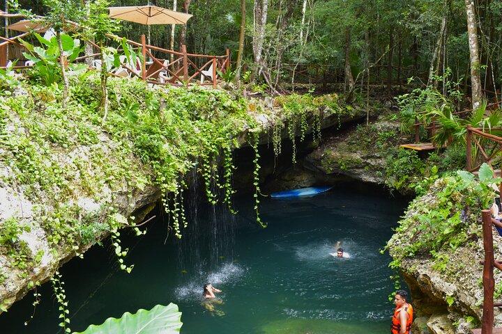 Descubre 3 increíbles cenotes. Incluye transporte y snack.