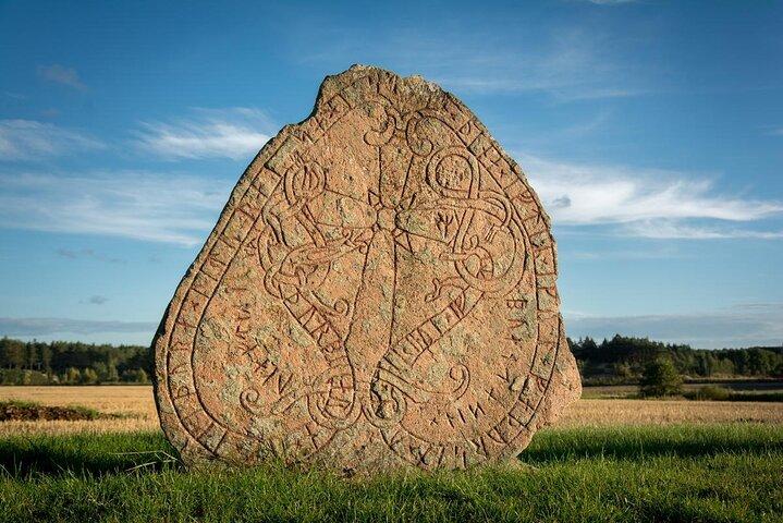 シグトゥーナとウプサラのプライベート古代遺産ツアー