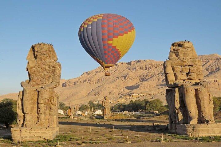 Explore Asuán y Luxor desde El Cairo en 2 noches/3 días.