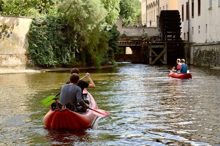 Kanotäventyrstur genom Prag