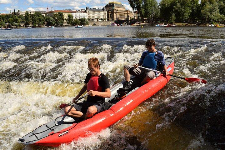 Kanotäventyrstur genom Prag