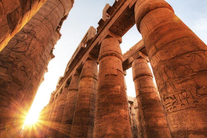 Vom Hafen von Safaga nach Luxor: Ganztägige Privattour