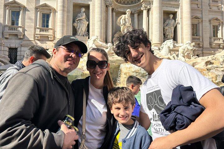 Recorrido privado por lo más destacado de Roma para niños y familias con el Panteón de Trevi