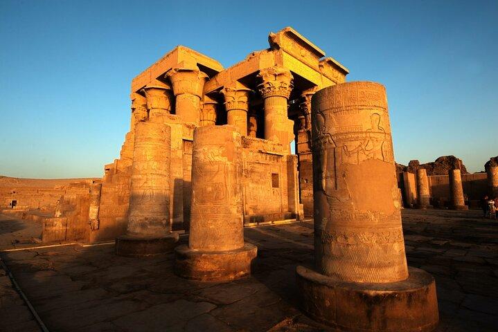 Overnight Tour from Luxor to Aswan visiting sighseeing