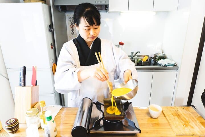 Private Japanese Cooking Class in Osaka with Culinary Expert Yoko