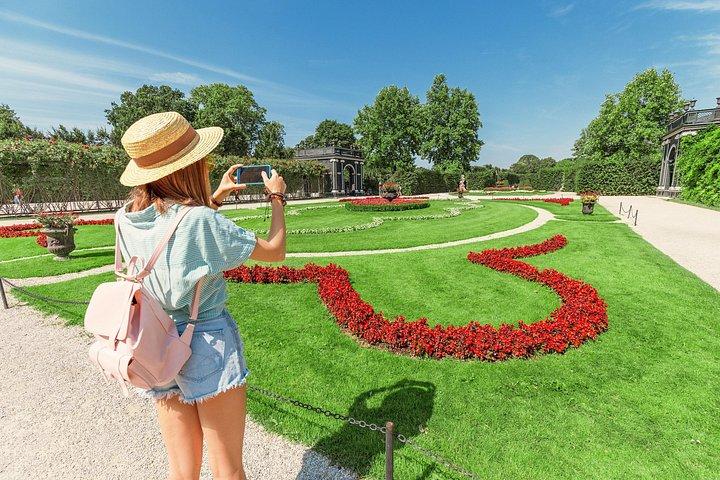 ウィーン：スキップ・ザ・ライン・シェーンブルン宮殿＆庭園ツアー
