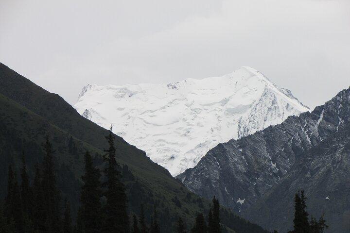 5 - Day Kirghizistan Winter Tour : Issyk Kul, Karakol Ski & Yurt Stay