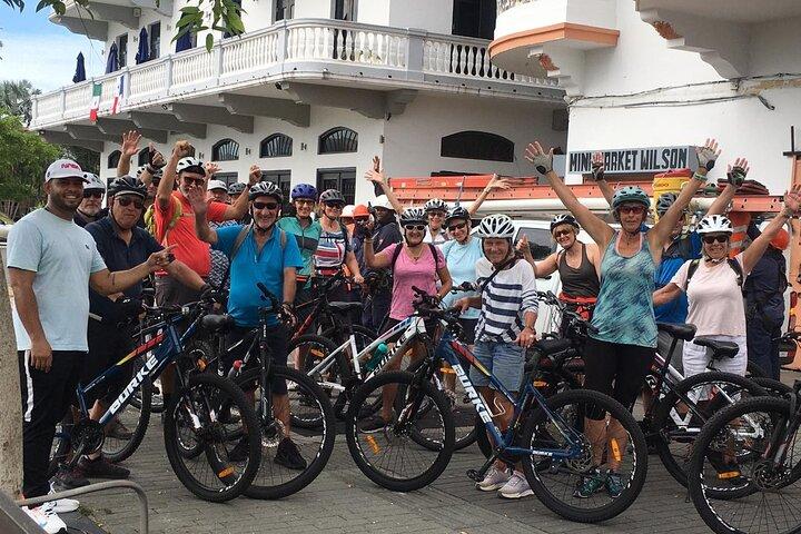 Cykeltur i gamle bydel og Panama City med lokale markeder