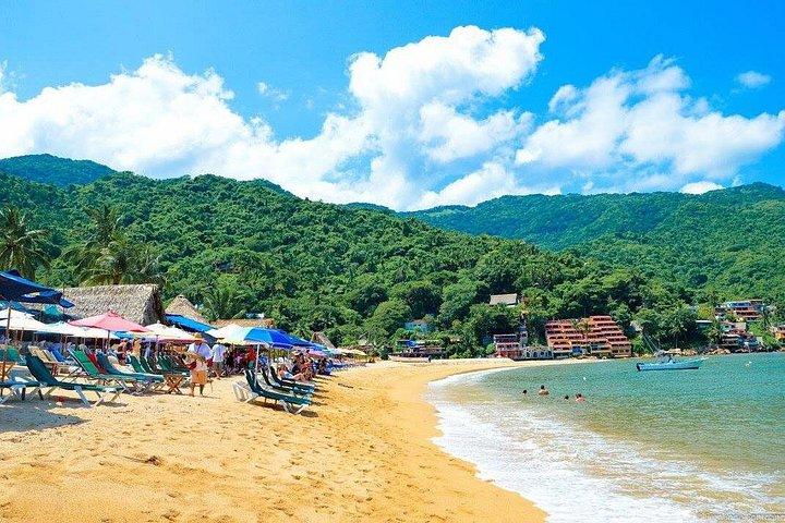イェラパ ビーチ カタマラン ツアー（シュノーケリング、ランチ、オープン バー付き）