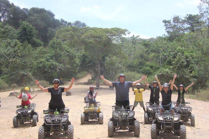 Privat Jungle ATV Tour i Bay Islands