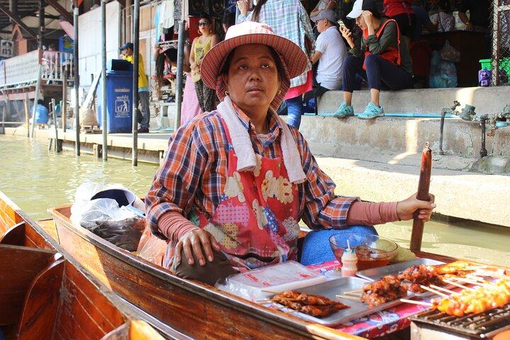 Damnoen Schwimmender Markt & optionale Erawan Wasserfall Tour