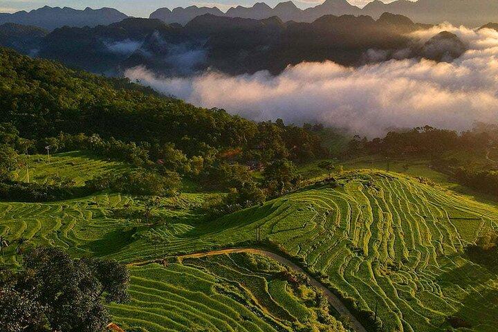 Tour insolito di Pu Luong Trekking di 2 giorni e 1 notte da Hanoi