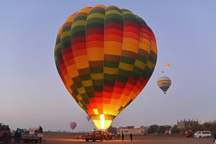 Crociera sul Nilo di 4 giorni da Assuan a Luxor con viaggio guidato giornaliero
